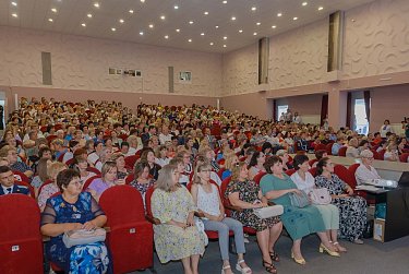 38% от общего числа стобалльников в области – оренбургские ученики